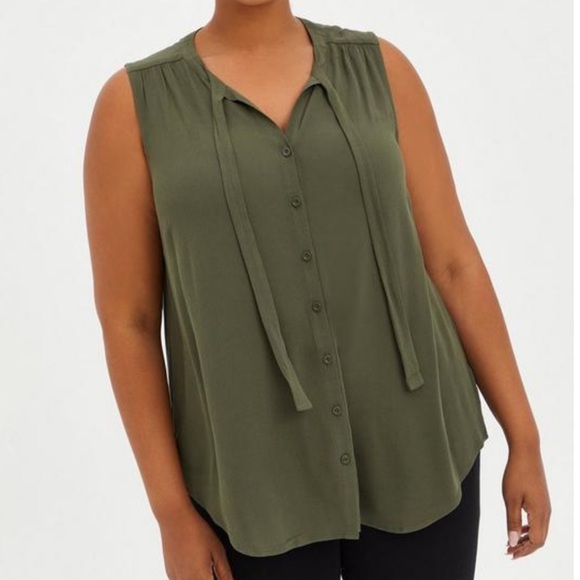 NWT TORRID Top - Picture 1 of 8